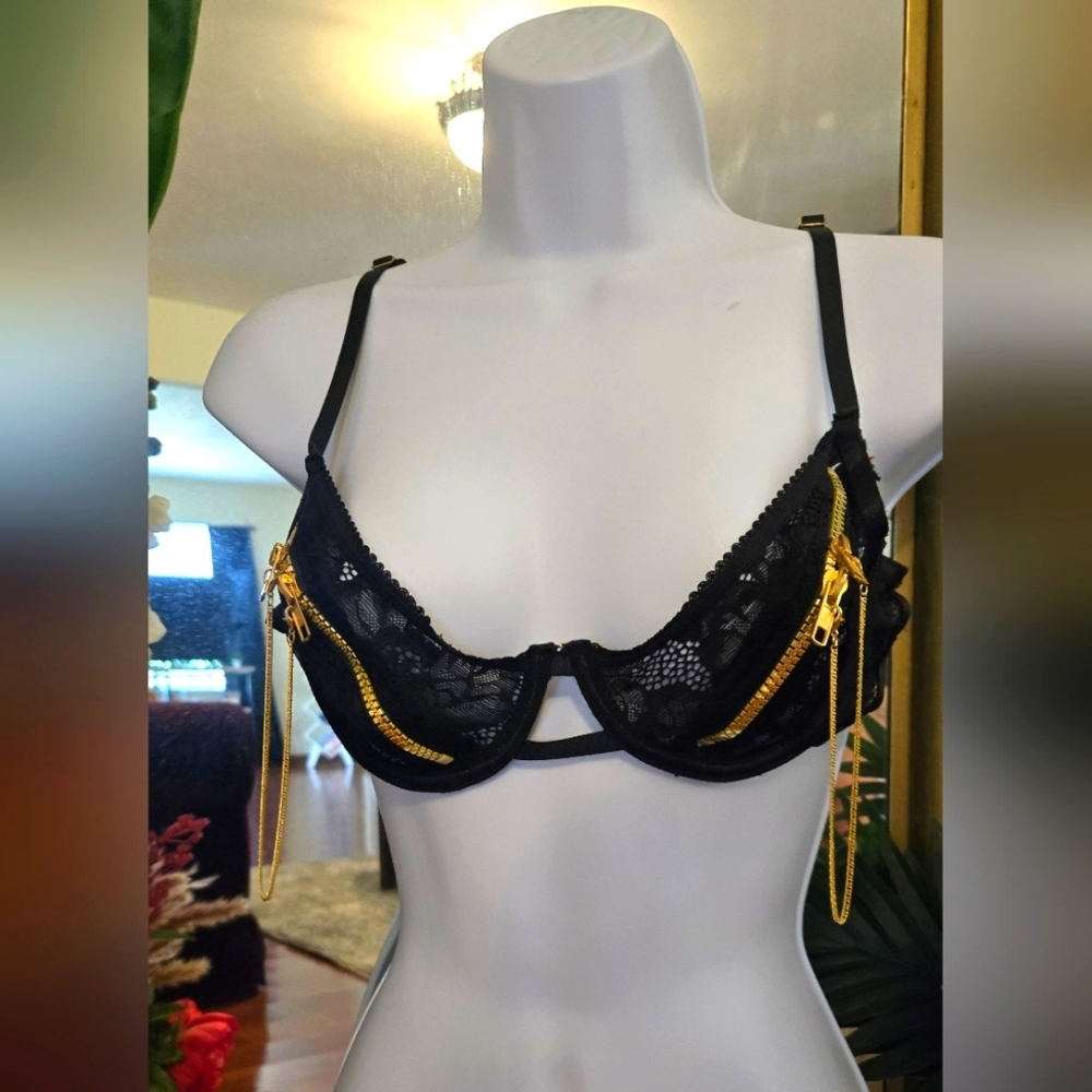 Womens Lace Zip Chain Cup Bra